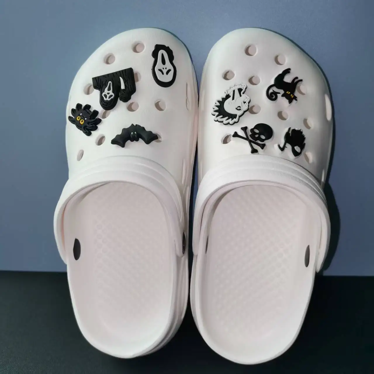 Zapatillas de mujer con dijes  - Jewelry Making For Adults reseña y precio